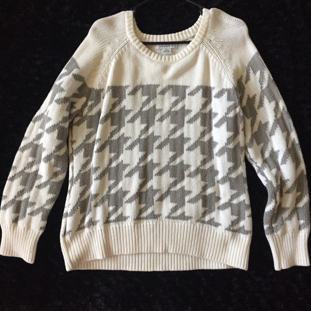 Liz Claiborne Sweater